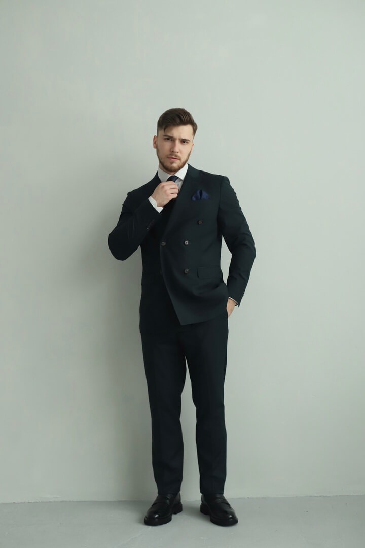 Мужской костюм-двойка темно-зеленого цвета, модель №788