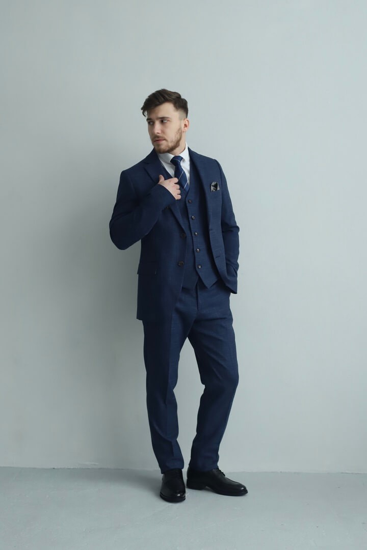 Мужской костюм-тройка темно-голубого цвета, модель №791